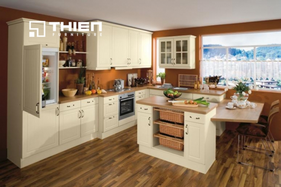 Tủ bếp gỗ tự nhiên phủ sơn trắng